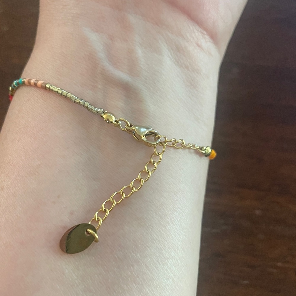 Plunder Bracelet + Charm Set. Pearl beaded bracelet. Gold rose charm. New in bag - Picture 4 of 8